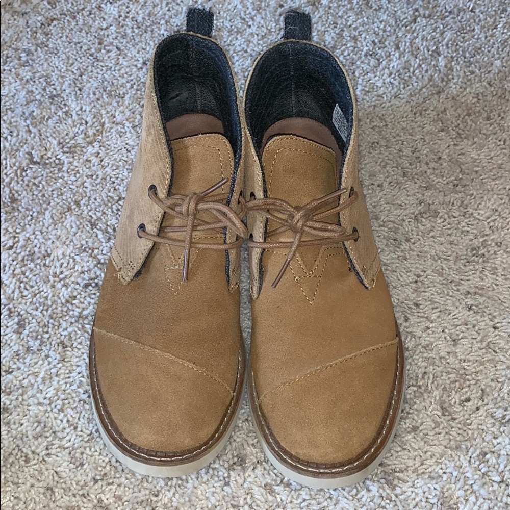 tan suede toms boots